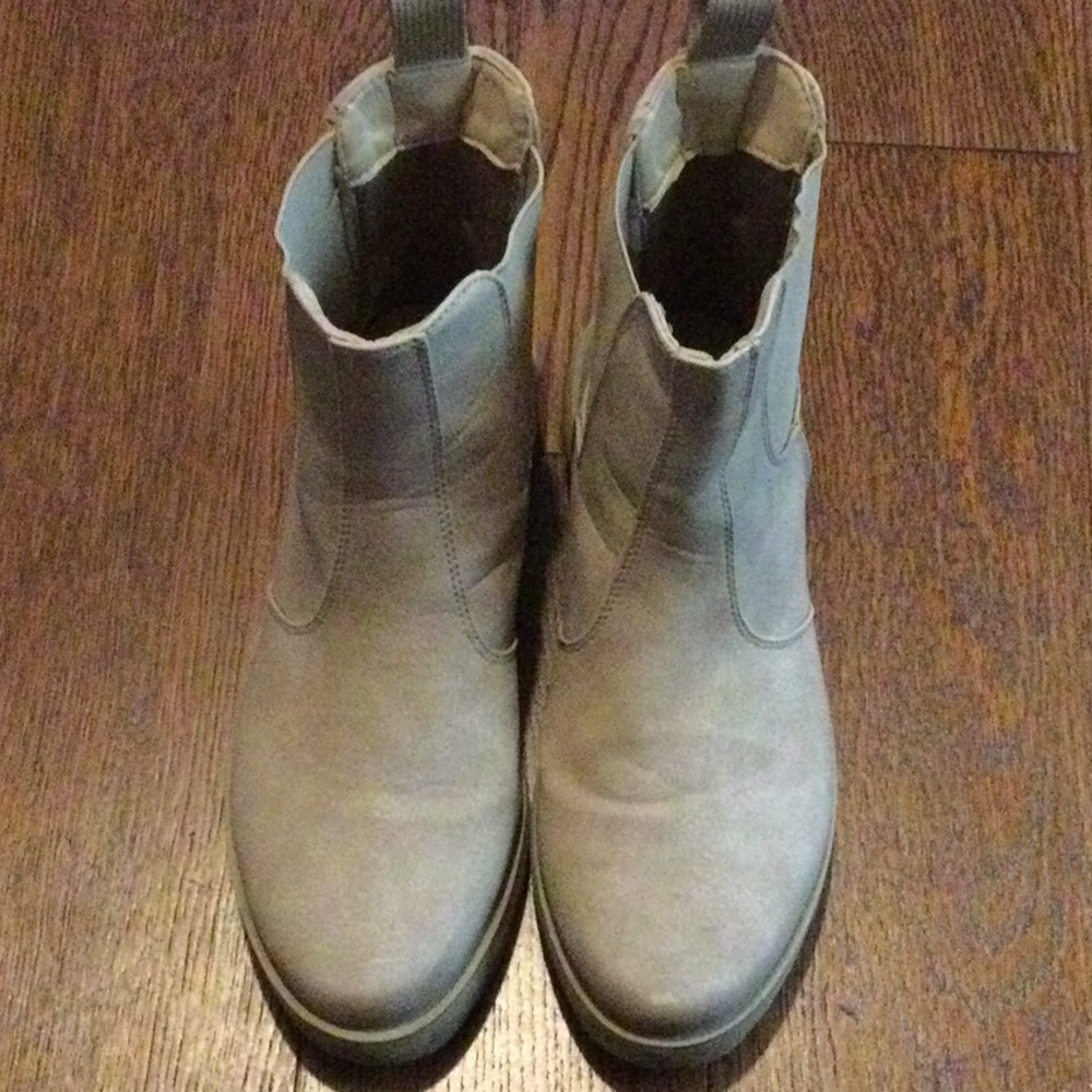 Dirty Laundry boots size 7
